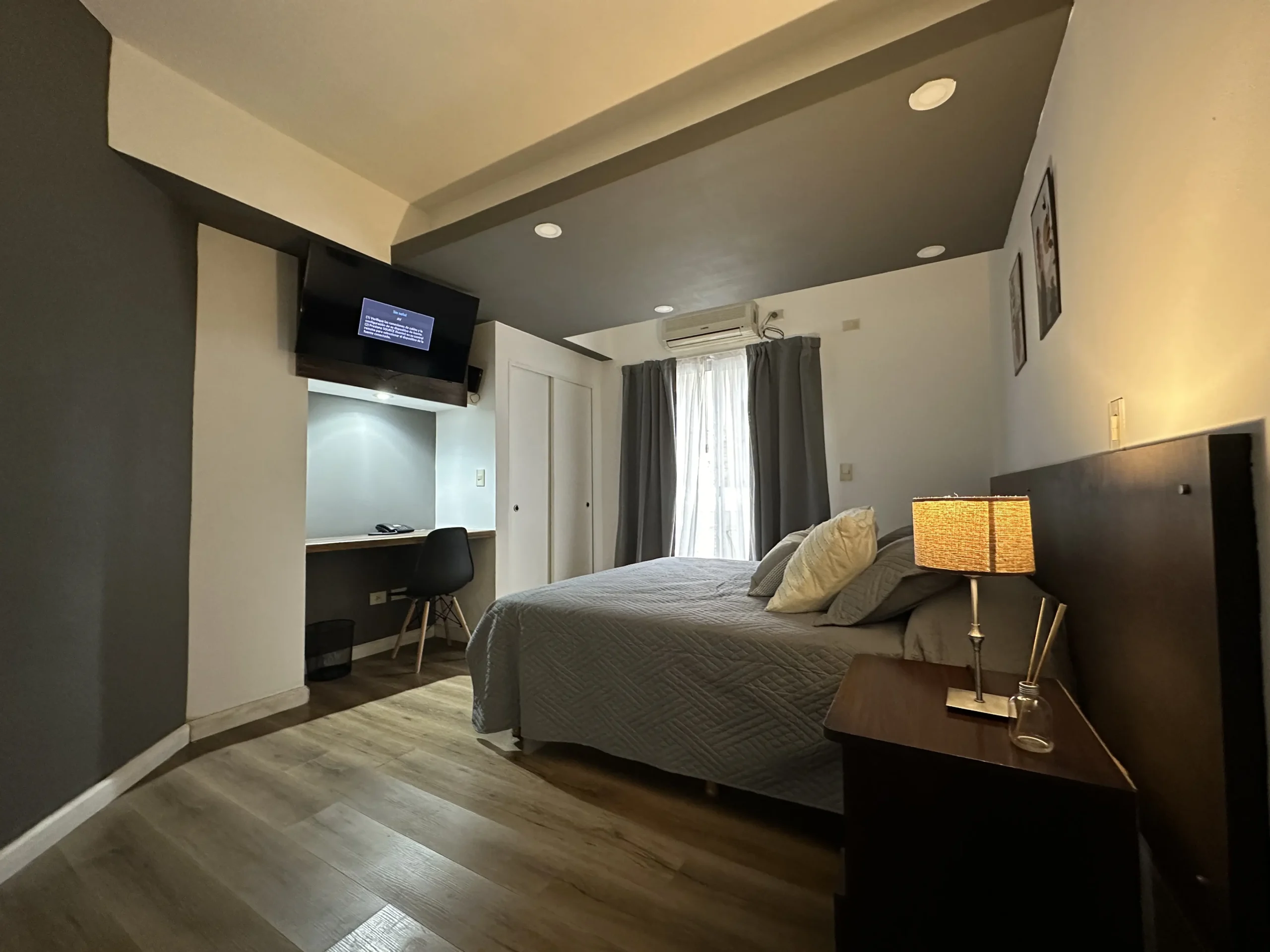 Habitación matrimonial con cama doble